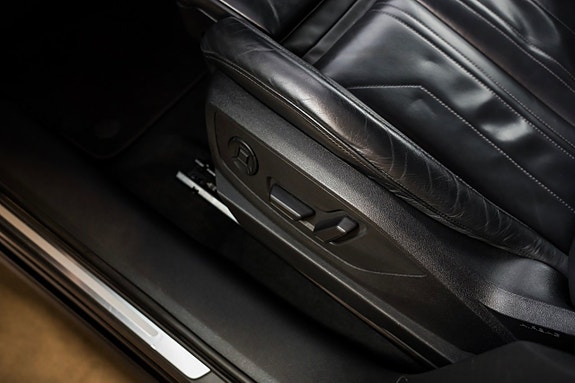 Audi e-tron 12 of 25
