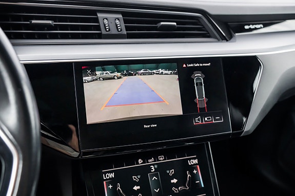 Audi e-tron 16 of 25