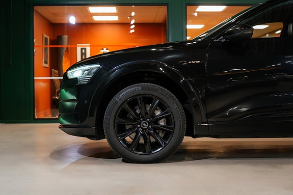 Audi e-tron 7 of 25