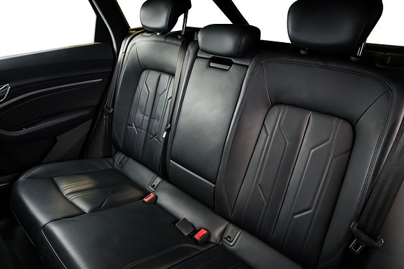 Audi e-tron 25 of 25