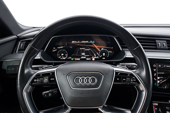 Audi e-tron 13 of 25