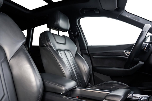 Audi e-tron 23 of 25