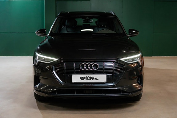 Audi e-tron 5 of 25