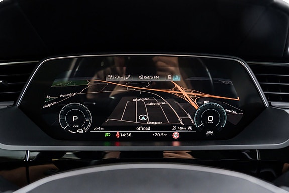 Audi e-tron 14 of 25