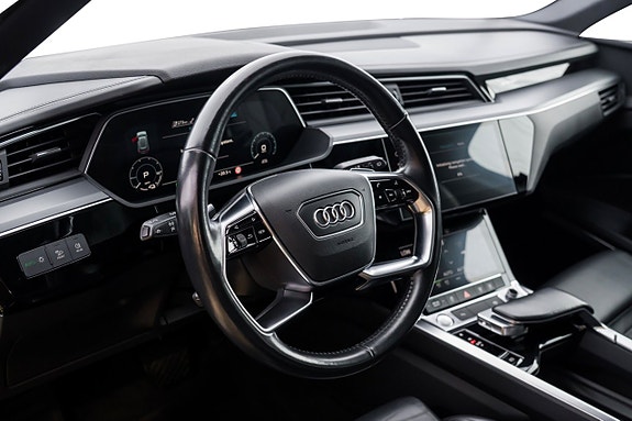 Audi e-tron 11 of 25