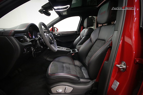 Porsche Macan GTS 12 of 30