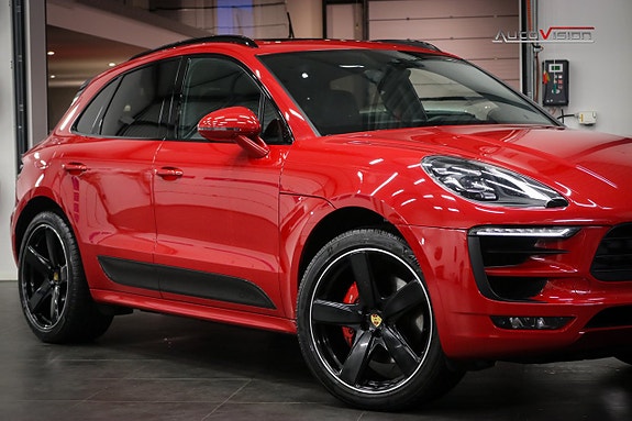 Porsche Macan GTS 3 of 30