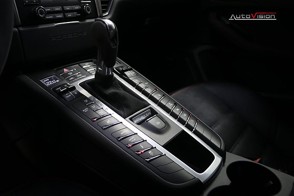 Porsche Macan GTS 16 of 30