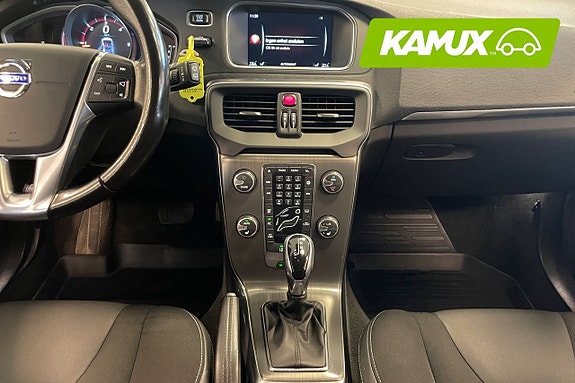 Volvo V40 11 of 26