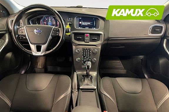 Volvo V40 10 of 26