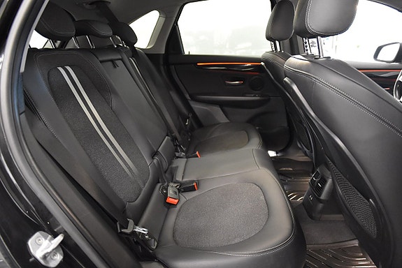 BMW 225xe 14 of 21