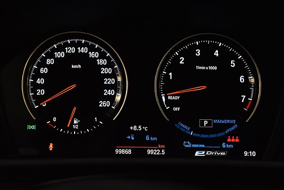 BMW 225xe 16 of 21