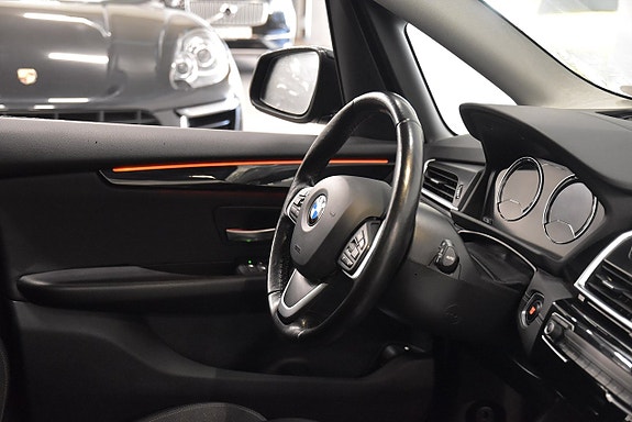 BMW 225xe 8 of 21
