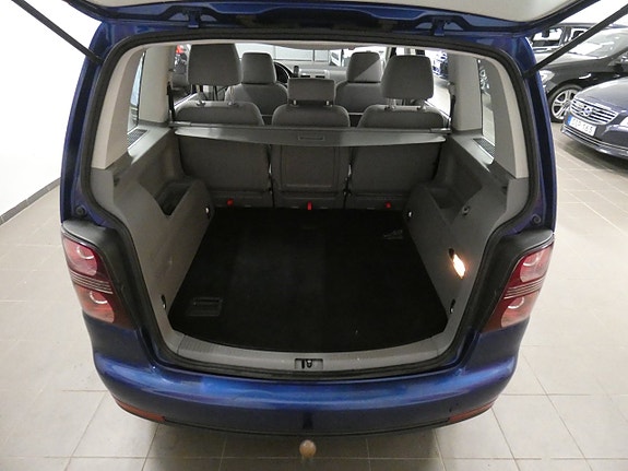 Volkswagen Touran 17 of 17