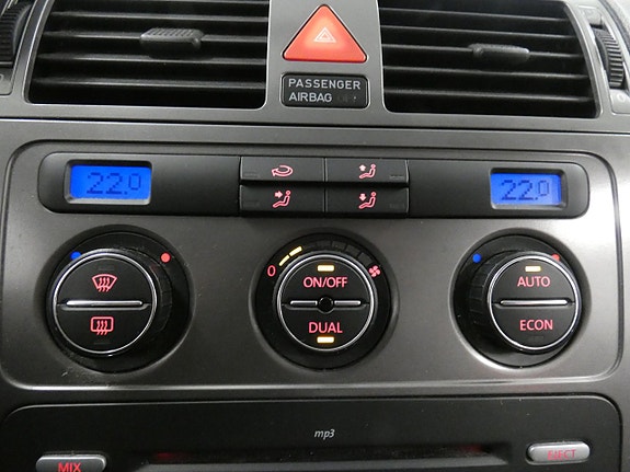 Volkswagen Touran 9 of 17