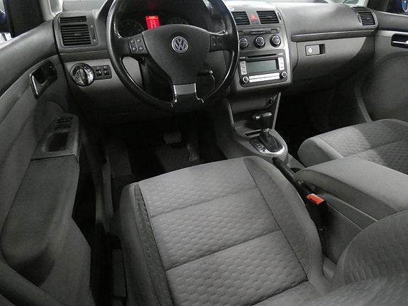 Volkswagen Touran 7 of 17