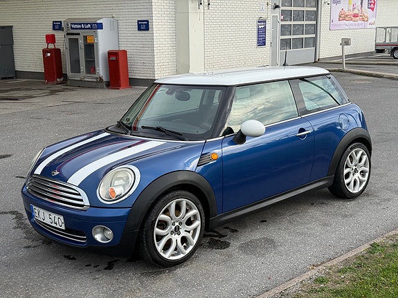 MINI Cooper 15 of 20