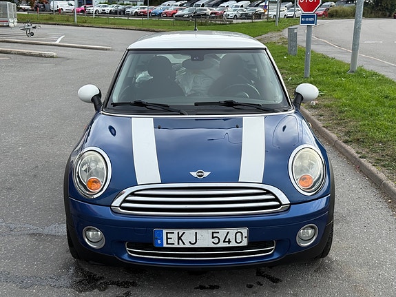 MINI Cooper 16 of 20