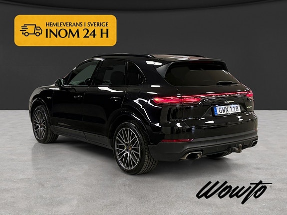 Porsche Cayenne 6 of 17