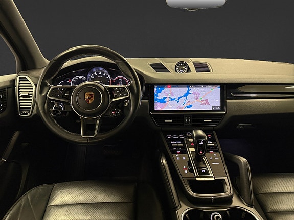 Porsche Cayenne 12 of 17