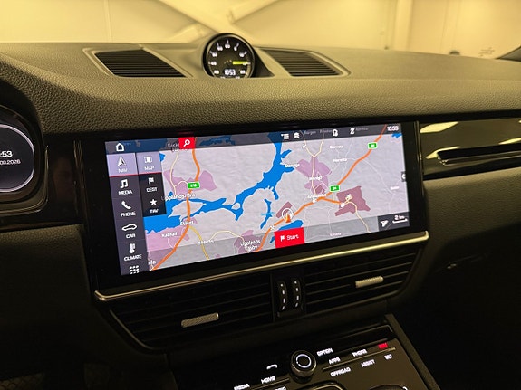 Porsche Cayenne 15 of 17