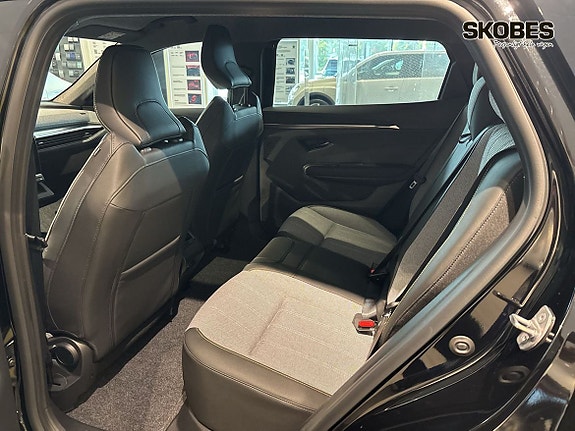 Renault Scenic E-Tech 8 of 20