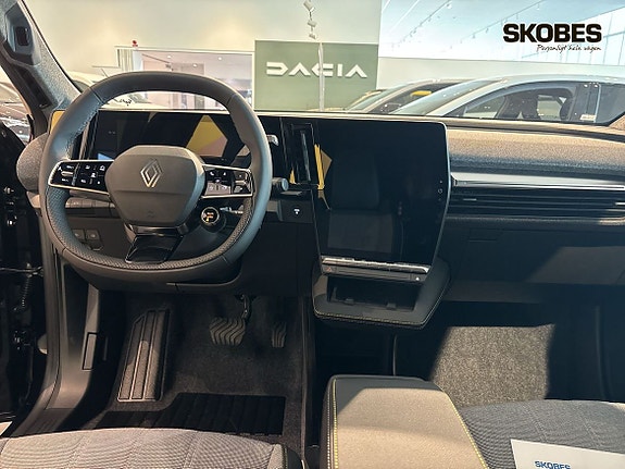 Renault Scenic E-Tech 11 of 20