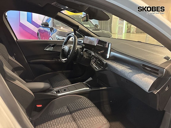 Renault Clio 10 of 19
