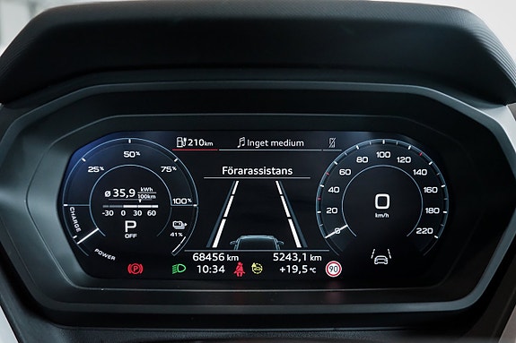 Audi Q4 e-tron 10 of 30