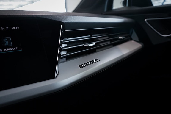 Audi Q4 e-tron 21 of 30