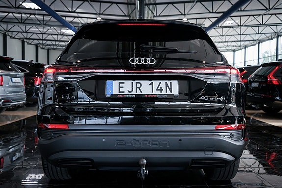 Audi Q4 e-tron 6 of 30