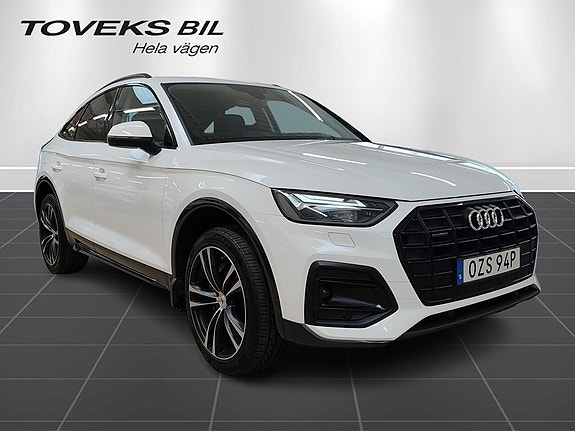 Audi Q5 2 of 23