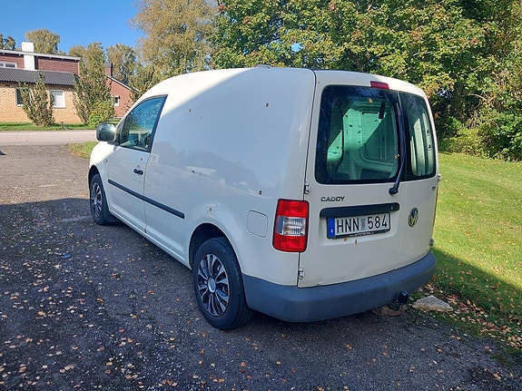 Volkswagen Caddy 2 of 6
