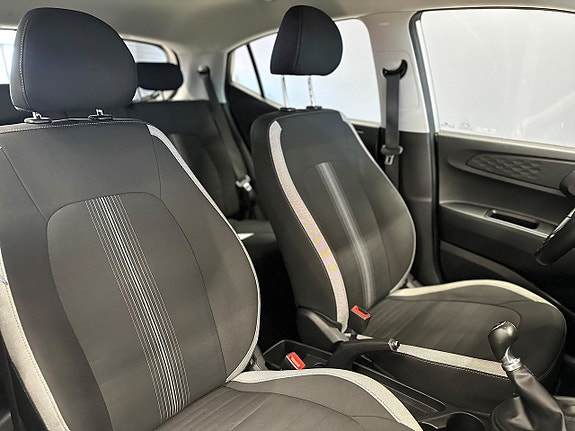 Hyundai i10 9 of 16