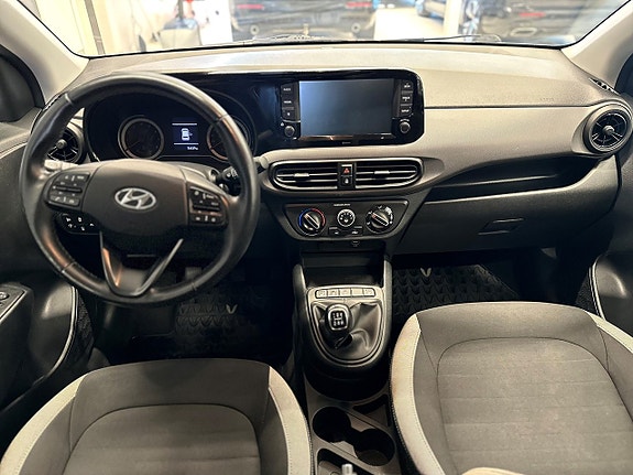 Hyundai i10 10 of 16