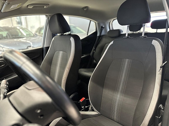 Hyundai i10 11 of 16