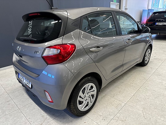 Hyundai i10 7 of 16