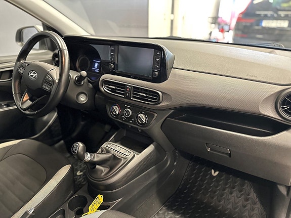 Hyundai i10 8 of 16