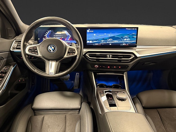 BMW 330e 18 of 20