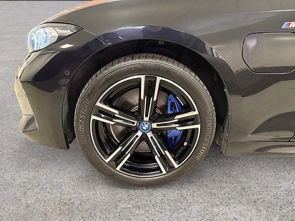 BMW 330e 19 of 20