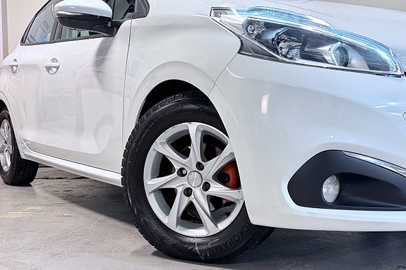 Peugeot 208 25 of 26