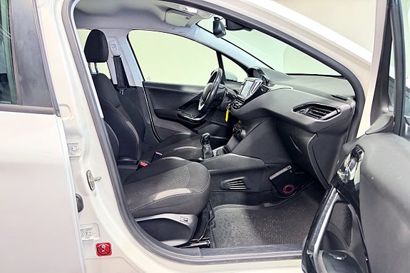 Peugeot 208 10 of 26