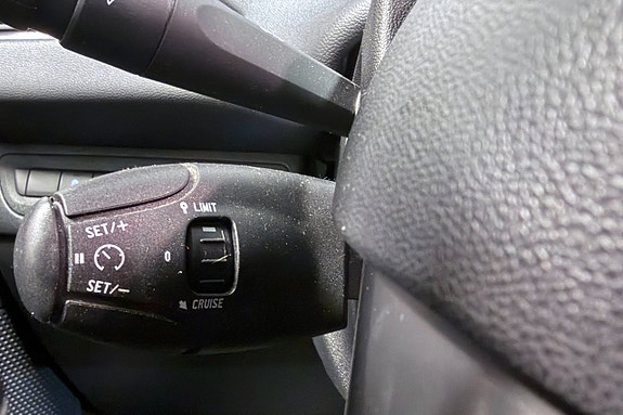 Peugeot 208 19 of 26