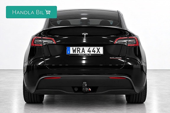 Tesla Model Y 5 of 26