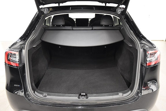 Tesla Model Y 26 of 26