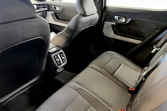 Polestar 2 8 of 9