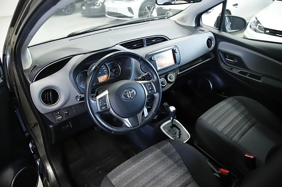 Toyota Yaris 6 of 14