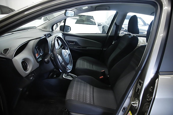 Toyota Yaris 7 of 14