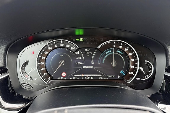 BMW 530e 16 of 24