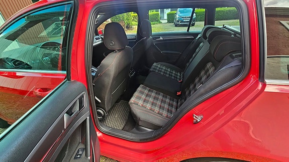 Volkswagen Golf VII 7 of 8